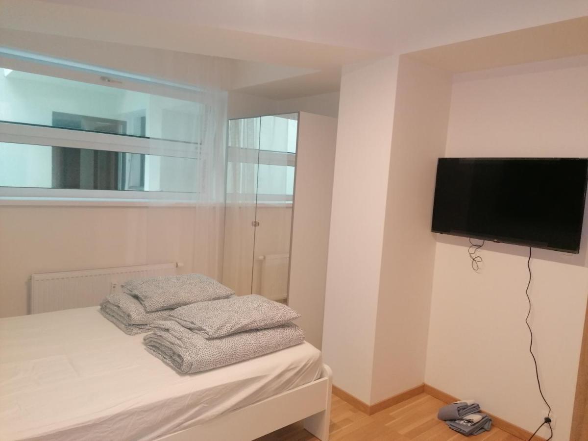 Studio Brand New Apartment #28 In New Building With Free Parking In City Center Prague Extérieur photo